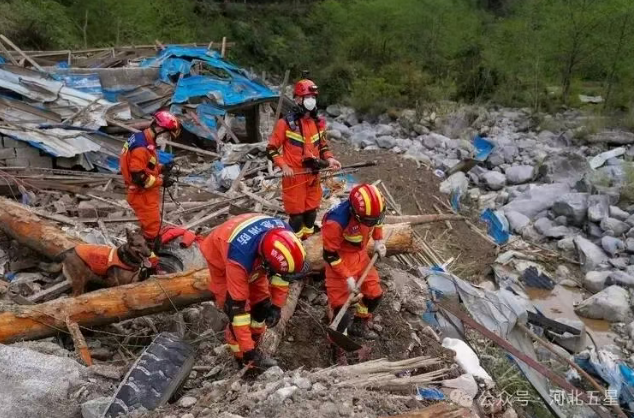 油动式大载荷长航时无人直升机——打造我国应急救援、防汛救灾、森林草原消防的“新质战斗力”！